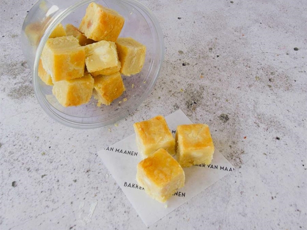 Boterkoekblokjes macadamia witte chocola