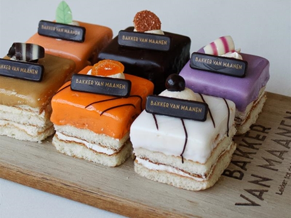 Petit Fours (6)