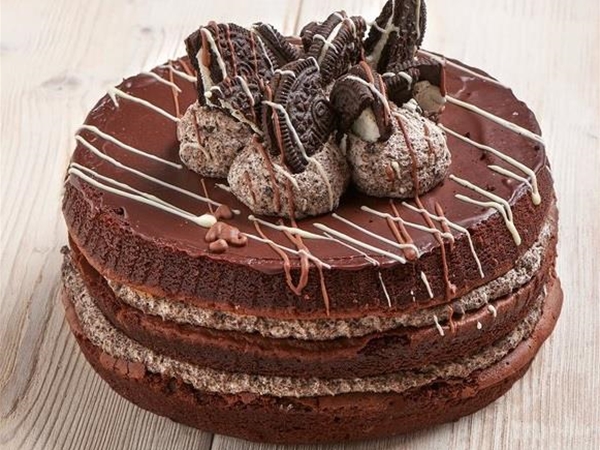 Chocolate cookie layer cake